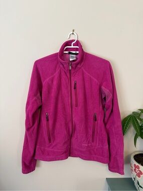 Vintage Patagonia Women's Magenta Fleece Jacket size medium
